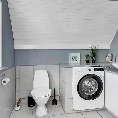 Awesome In With 2 Bedrooms And Wifi Semesterbostad *