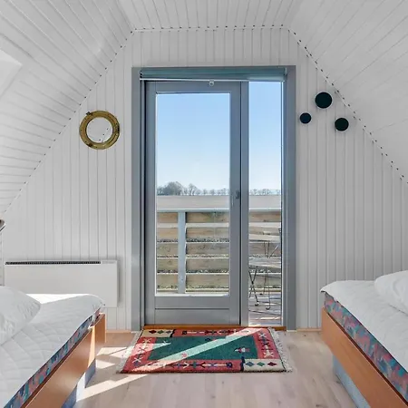 Awesome In With 2 Bedrooms And Wifi *